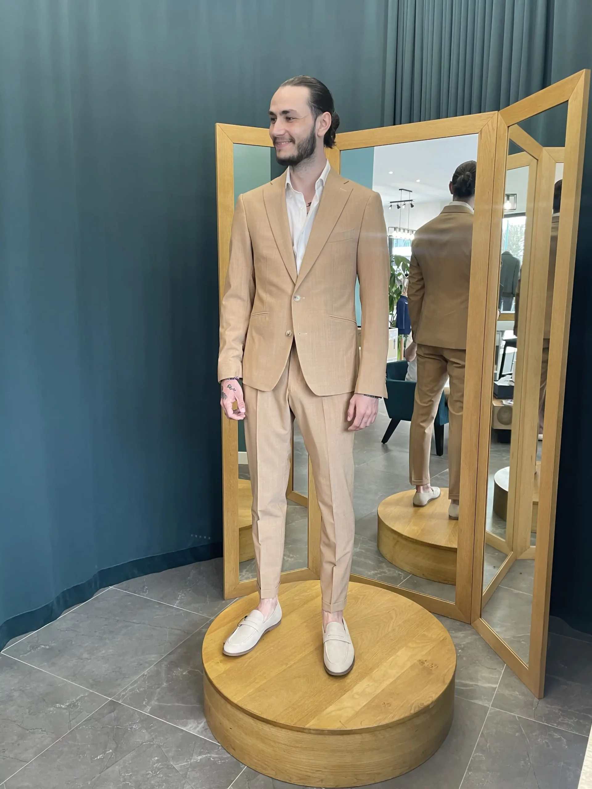 COSTUME-SUR-MESURE-BEIGE-COSTUME-3-PIECES-MR.MESURE-VAL-DEUROPE-PERREUX-SUR-MARNE-CHESSY-77-94-TAILLEUR-SUR-MESURE-IMG_1797_resultat