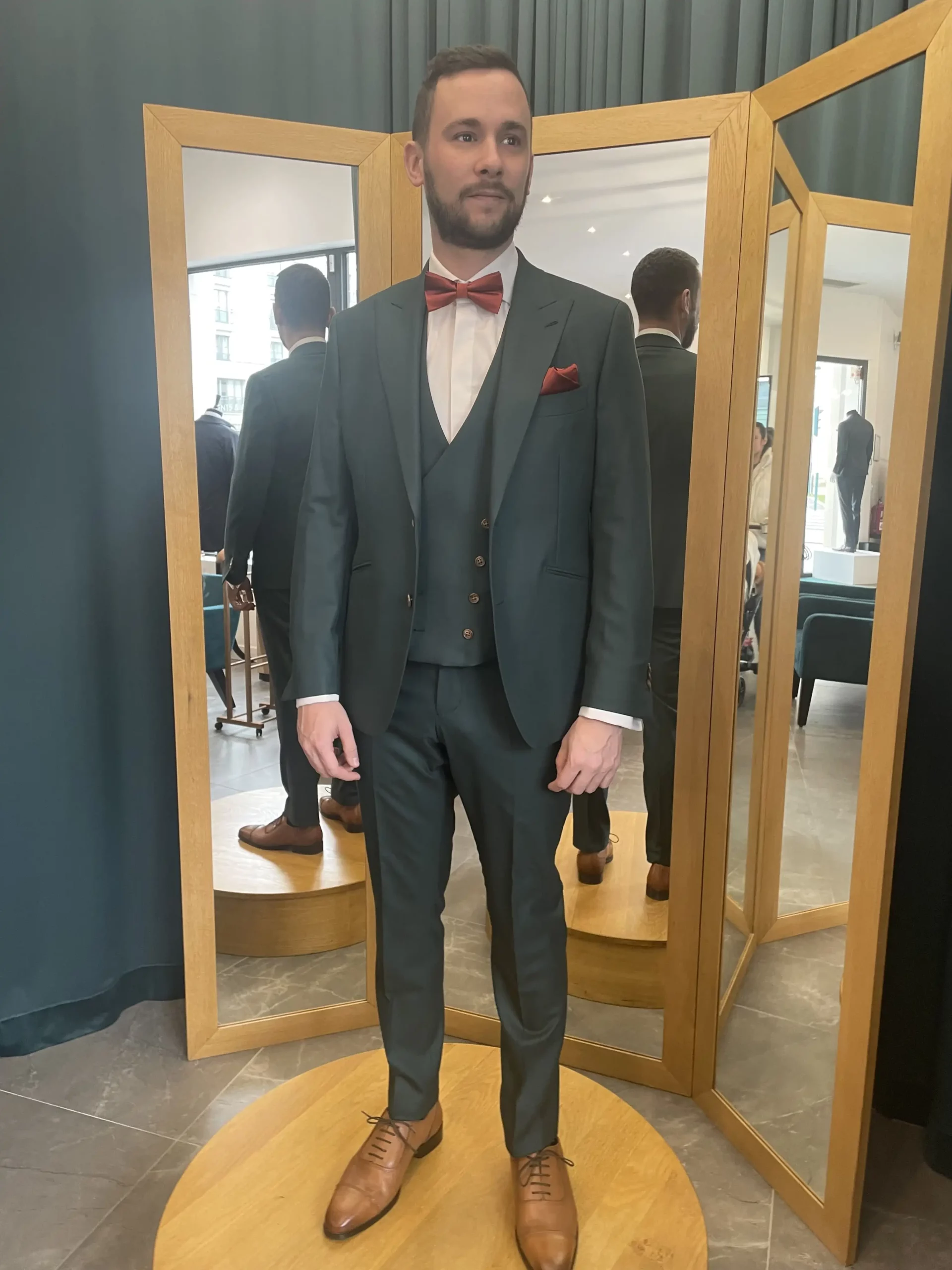 COSTUME-SUR-MESURE-VERT-COSTUME-3-PIECES-MR.MESURE-VAL-DEUROPE-PERREUX-SUR-MARNE-CHESSY-77-94-TAILLEUR-SUR-MESURE-IMG_1658_resultat