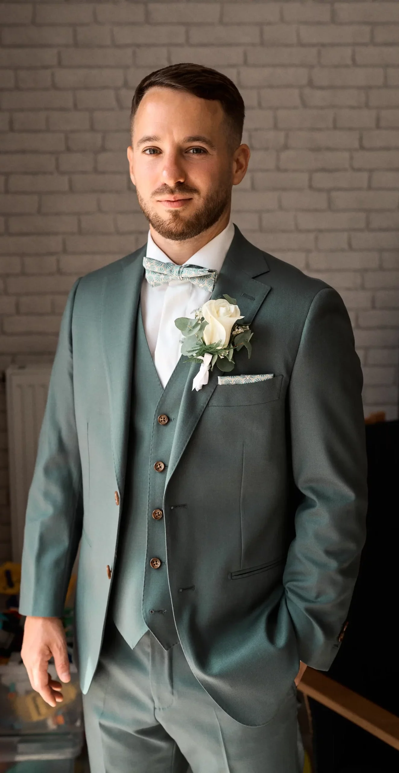 COSTUME-SUR-MESURE-VERT-SAUGE-COSTUME-3-PIECES-MR.MESURE-VAL-DEUROPE-PERREUX-SUR-MARNE-CHESSY-77-94-TAILLEUR-SUR-MESURE-I-OCEANE ET ALEXIS_7_resultat
