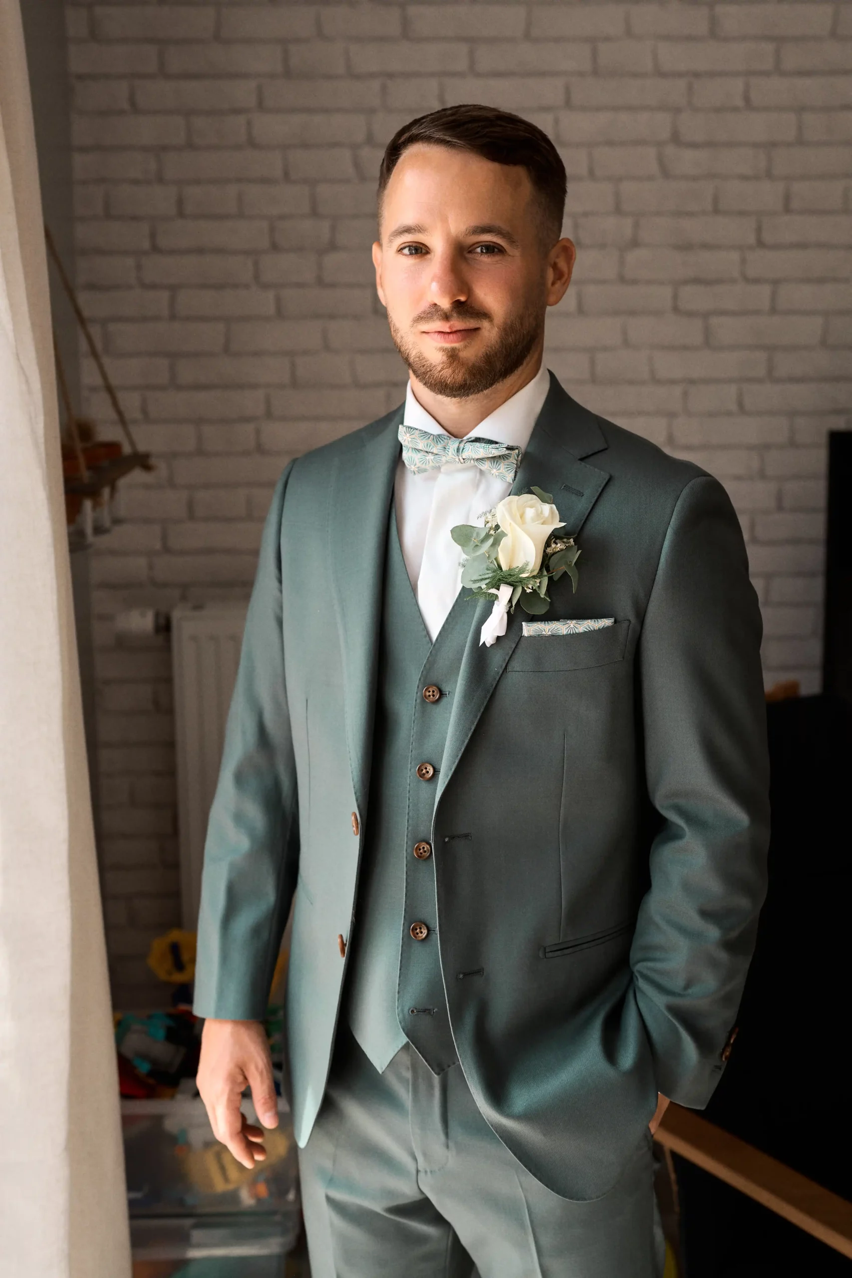 COSTUME-SUR-MESURE-VERT-SAUGE-COSTUME-3-PIECES-MR.MESURE-VAL-DEUROPE-PERREUX-SUR-MARNE-CHESSY-77-94-TAILLEUR-SUR-MESURE-I-OCEANE ET ALEXIS_7_resultat