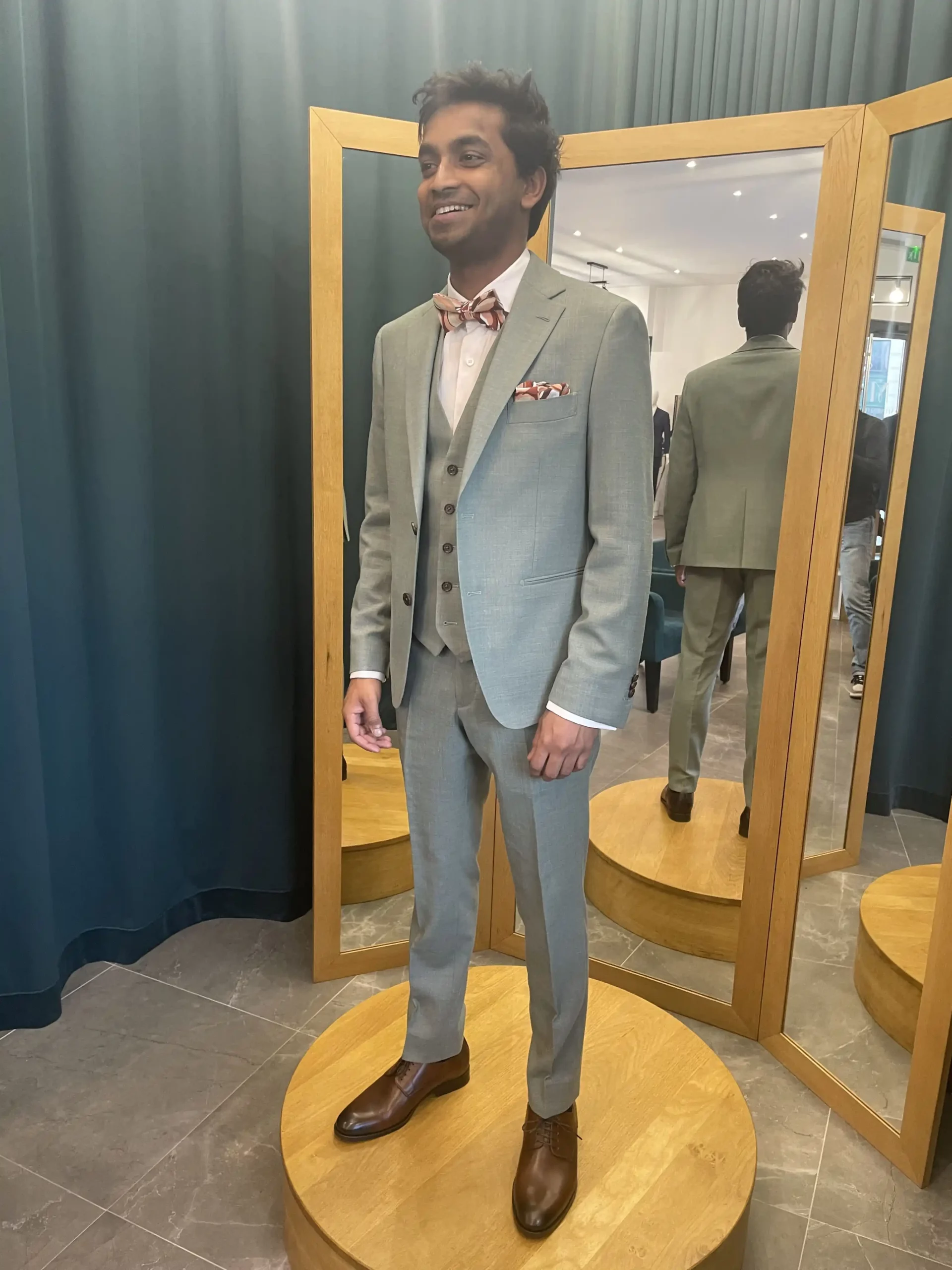 COSTUME-SUR-MESURE-VERT-SAUGE-COSTUME-3-PIECES-MR.MESURE-VAL-DEUROPE-PERREUX-SUR-MARNE-CHESSY-77-94-TAILLEUR-SUR-MESURE-IMG_1949_resultat